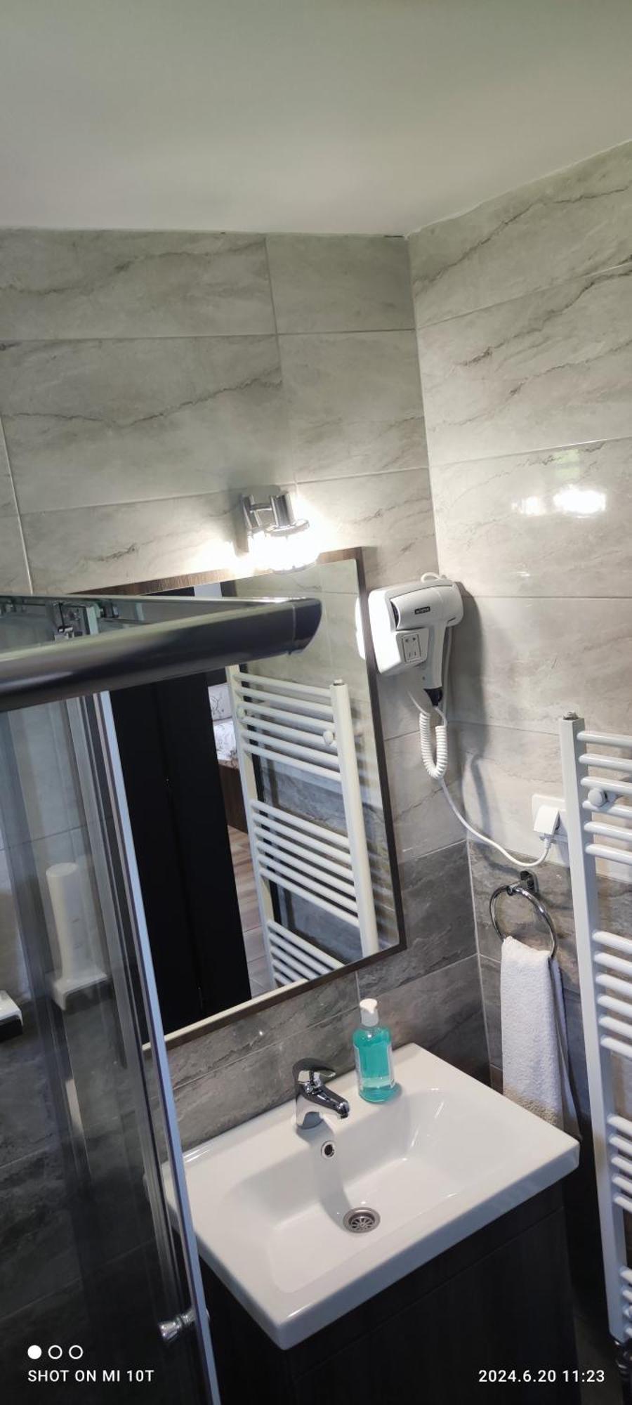 Pansion I Restoran ,, Pogled" Hotel Han Pijesak Екстериор снимка